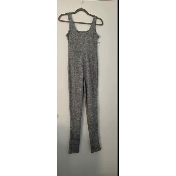 Popular 21 Gray Ribbed Knit Jumpsuit – Medium Scoop Neck Slim Fit One-Piece0 - Picture 5 of 5